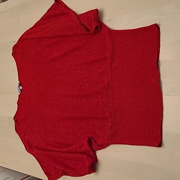 LIKE NEW VTG Nicolette Red Glittery Short Sleeved Fitted Waist Sweater - Picture 1 of 13